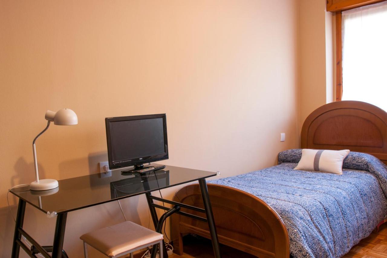 Apartamento Araceli Proximo A Clinica Oftalmologica Fdez Vega Appartement Oviedo Buitenkant foto
