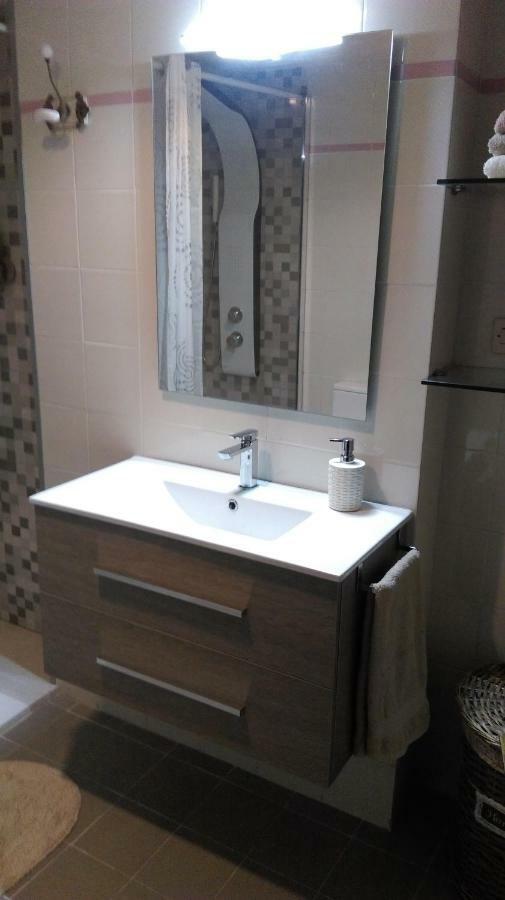 Apartamento Araceli Proximo A Clinica Oftalmologica Fdez Vega Appartement Oviedo Buitenkant foto